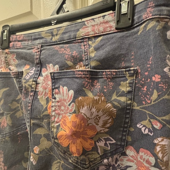 We The Free Floral Ankle Pants - Black and Red - Picture 6 of 6